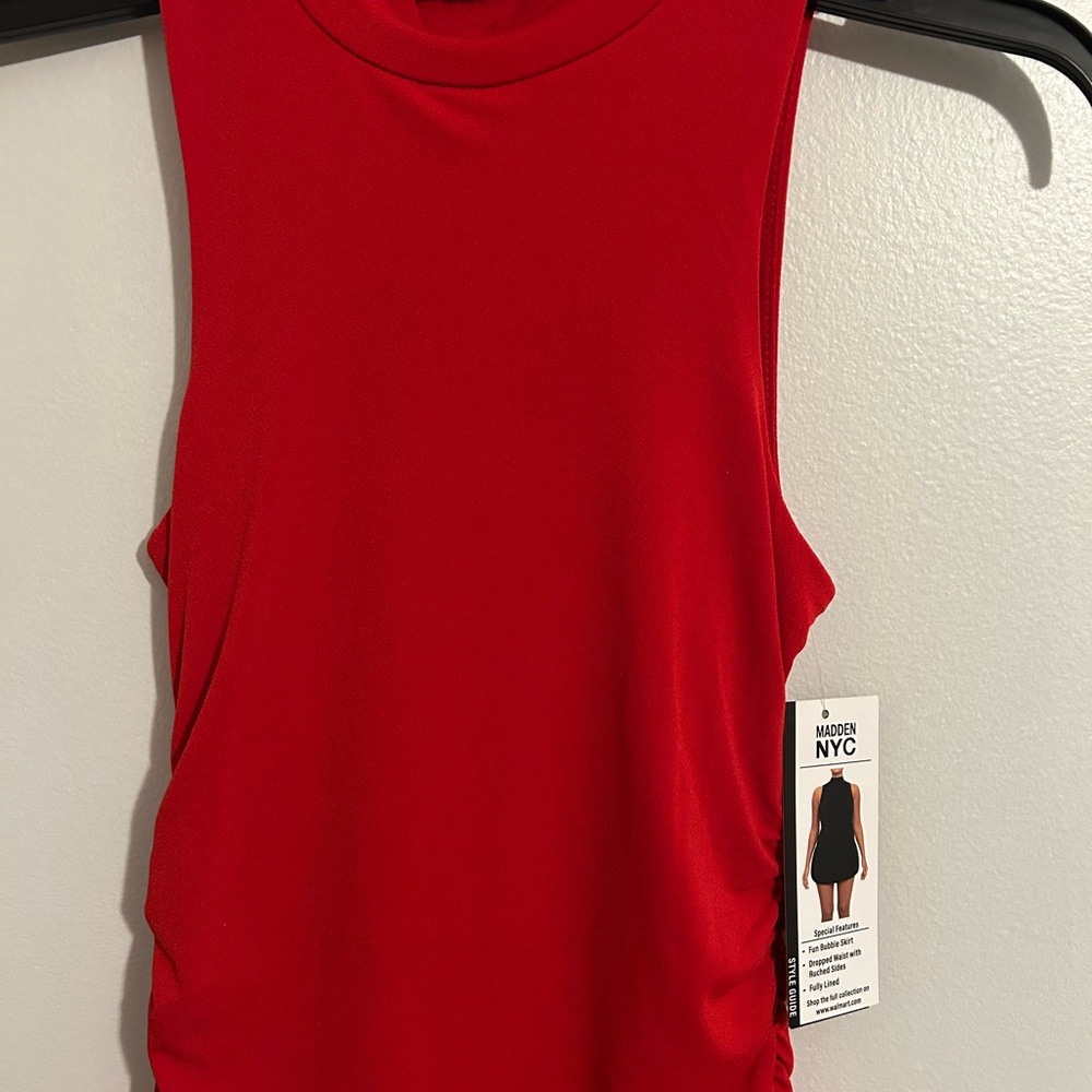 Red Sleeveless Ruched Dress - Picture 4 of 7